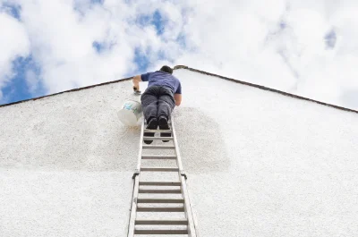 Peinture extérieure à Entrevaux — façades et ravalement